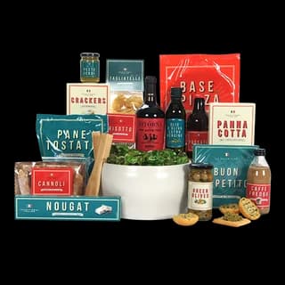 Groot Italiaans kerstpakket met pasta, pizzabodem, twee flessen wijn, panna cotta en antipasti